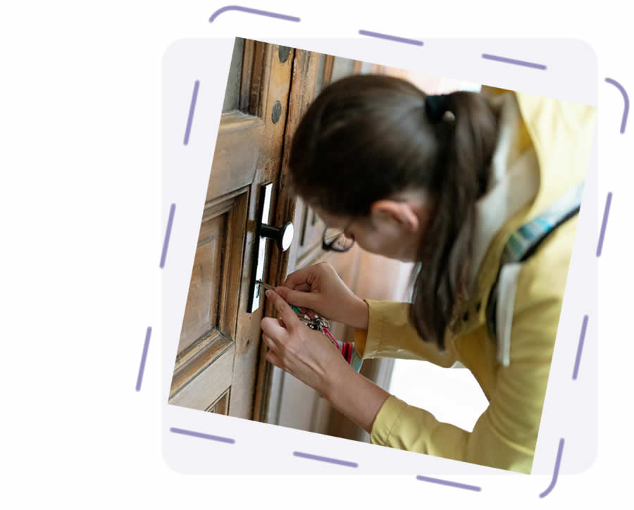 Reliable Emergency Locksmith Services in Chertsey